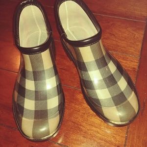 Burberry rain booties